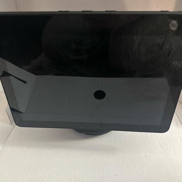 Echo show 10 - open box. Original charger included, but original packing is not - Picture 3 of 5